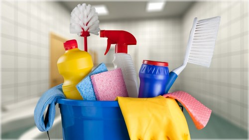 One-off domestic cleaning in an N7 flat with bathroom and hallway care