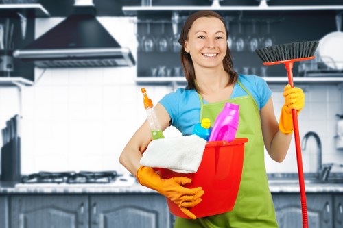 Professional office cleaning for desks, floors, and meeting rooms in N7