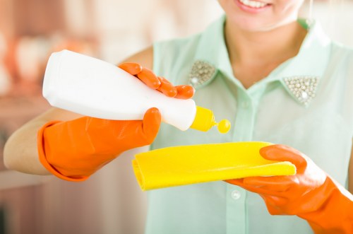 Local Airbnb cleaner preparing a guest-ready flat in N7
